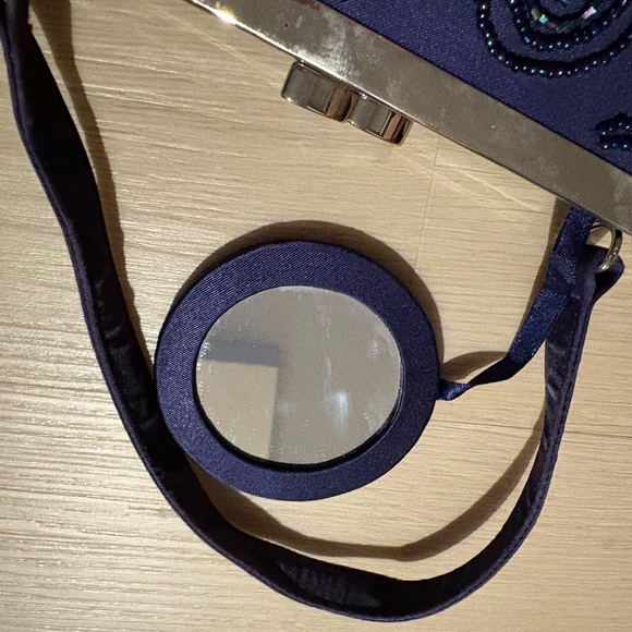 Small Purse - Picture 3 of 5